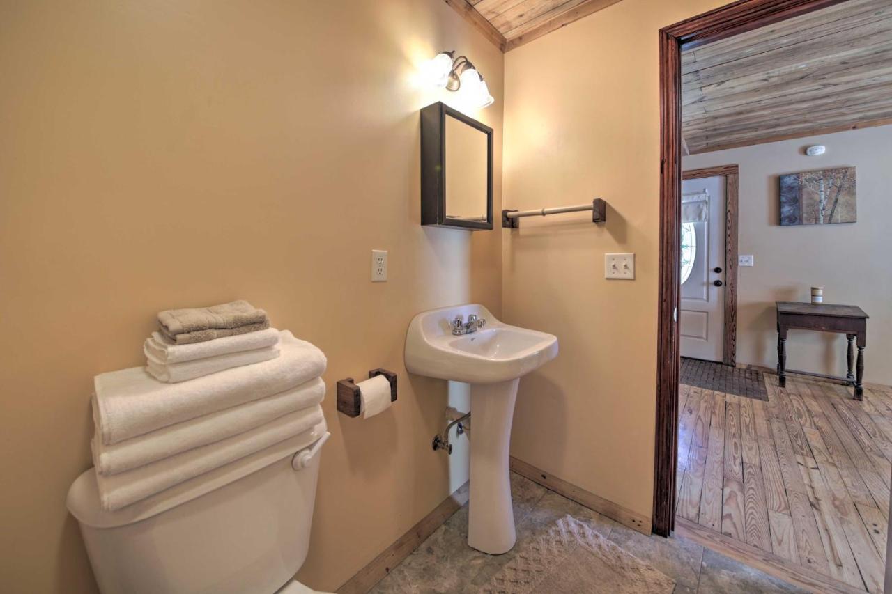 Pet-Friendly Cottage With Fire Pit - 3 Mi To Siu! Carbondale Exterior foto